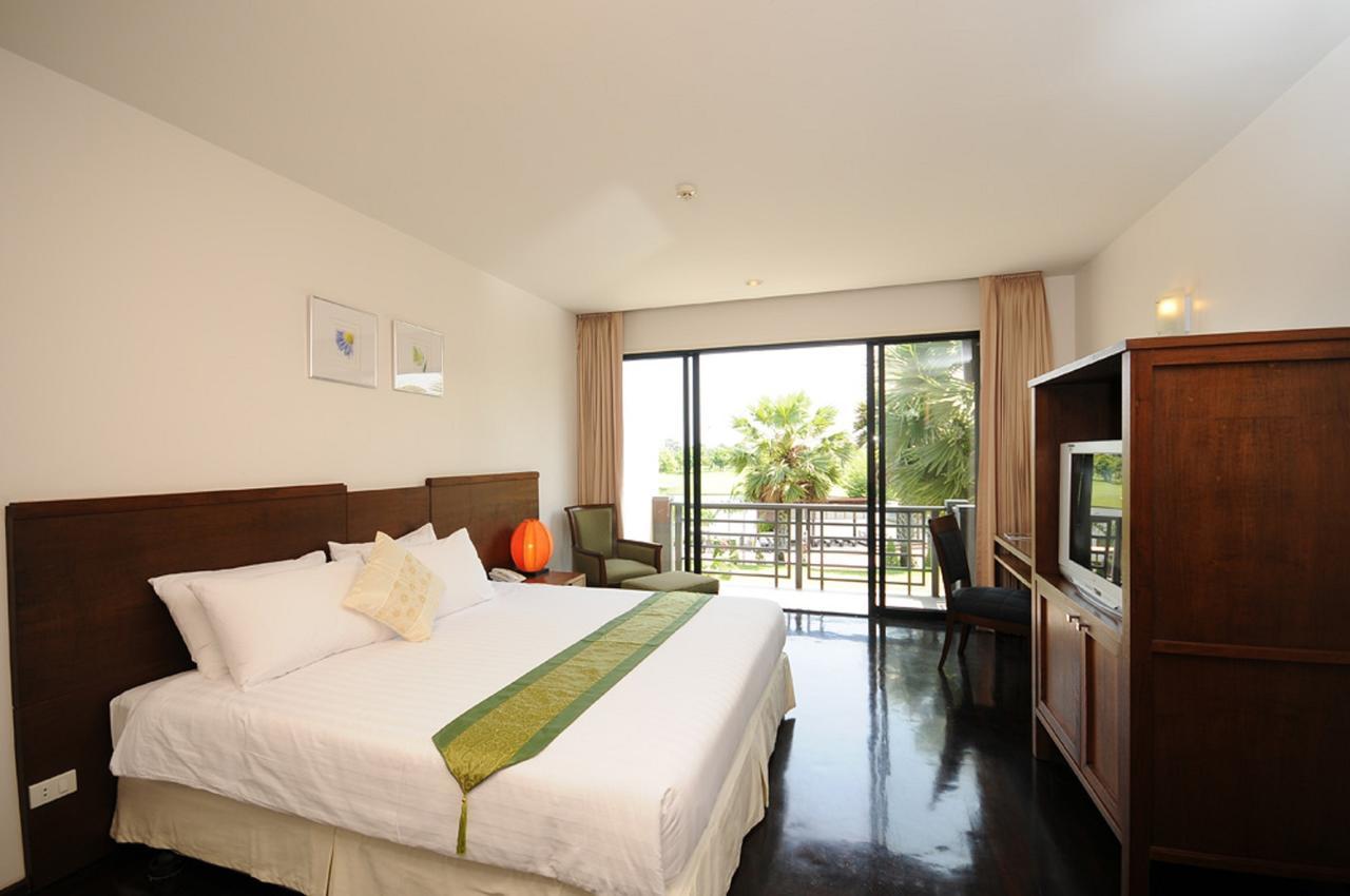 Suwan Golf & Country Club Pensionat Nakhon Chai Si Eksteriør billede